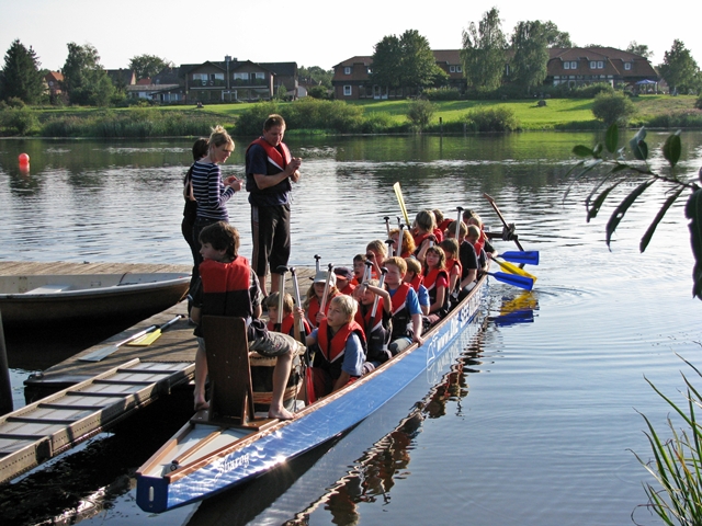 02.09.2011-4b im Drachenboot