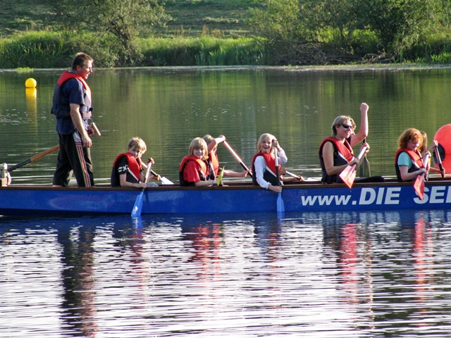 02.09.2011-4b im Drachenboot